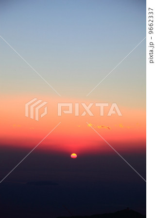 初日の出 伊豆スカイラインからの初島 熱海 2014年1月1日撮影 初日の出 伊豆スカイラインからの初島 熱海 2014年1月1日撮影 9662337