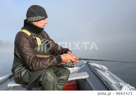 The fisherman 9662425