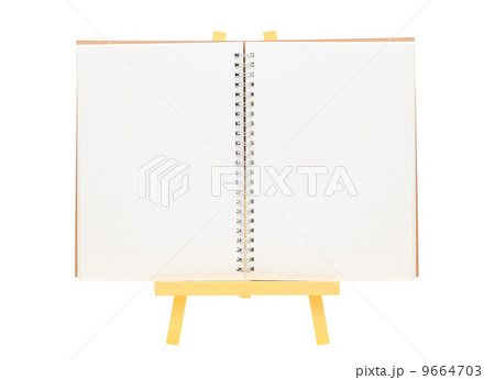 ノートとイーゼル 9664703