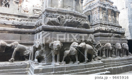 エローラ遺跡の象 エローラ遺跡の象 9665916
