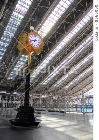 大阪駅　時空の広場 9666000