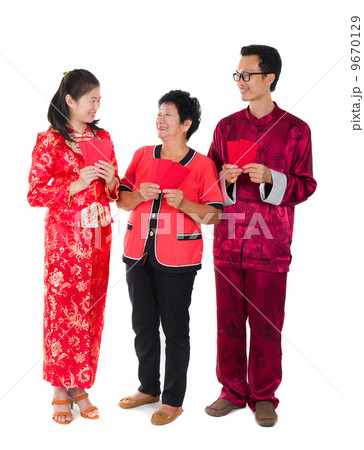 chinese family with ang pow chinese family with ang pow 9670129