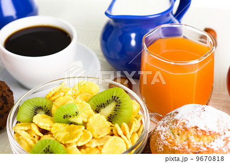 Healthy breakfast Healthy breakfast 9670818