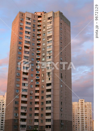 Tall apartment building 9672129