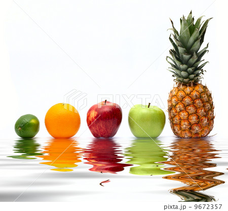 Row of fresh fruits over water Row of fresh fruits over water 9672357