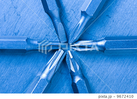 Screwdriver bits arranged as star 9672410