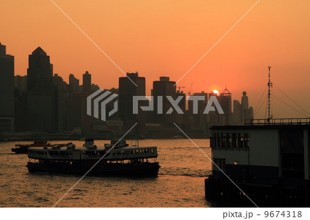 香港 ビクトリア湾 夕日 香港 ビクトリア湾 夕日 9674318
