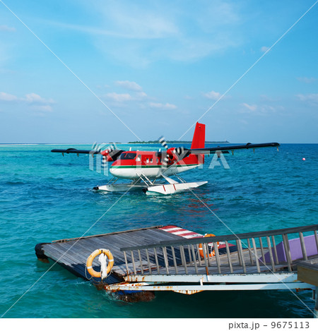 Twin otter seaplane at Maldives Twin otter seaplane at Maldives 9675113