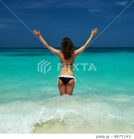 Woman at beach Woman at beach 9675143