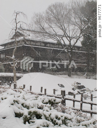雪の臨江閣 9677771