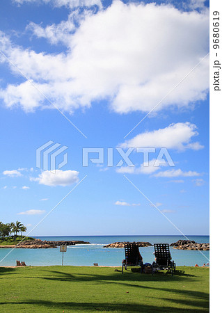 青空と海とヤシの木 青空と海とヤシの木 9680619