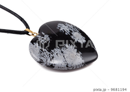 Snowflake obsidian heart with leather string 9681194