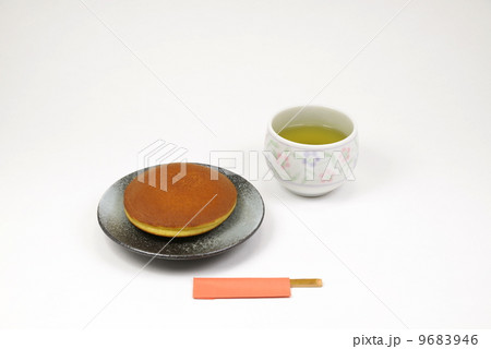どら焼きとお茶 どら焼きとお茶 9683946
