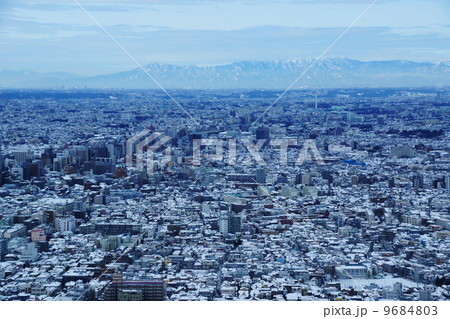 2月都市の風景・街並み401雪景色 9684803