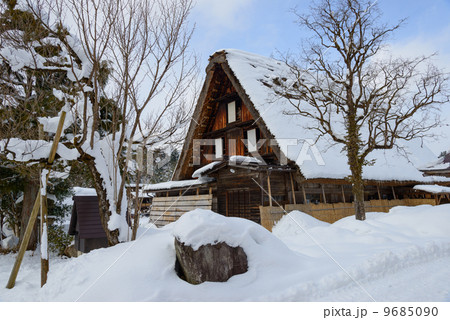 冬の白川郷合掌造りの集落 冬の白川郷合掌造りの集落 9685090