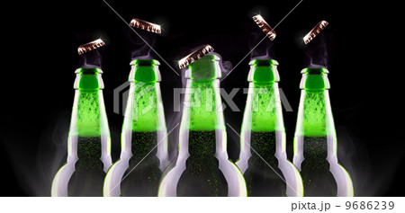 open wet beer bottle 9686239