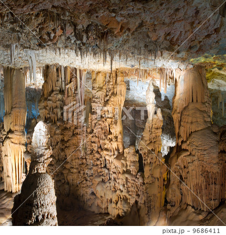 Stalactite stalagmite cavern 9686411