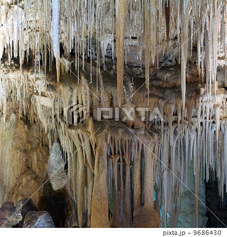 Stalactite stalagmite cavern Stalactite stalagmite cavern 9686430