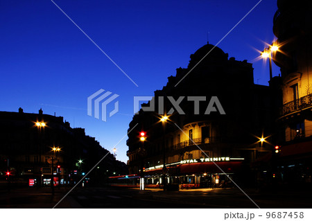 パリ　サント・トリニテ教会前 Paris Église de la Sainte 9687458