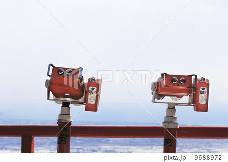 観光地の双眼鏡 9688972