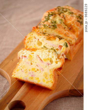 コーンとモッツァレラチーズのケークサレ コーンとモッツァレラチーズのケークサレ 9689229