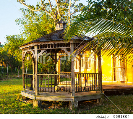 Summerhouse 9691304