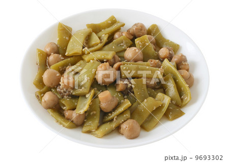 green beans with mushrooms 9693302
