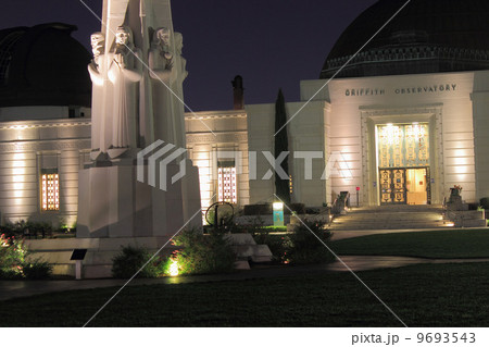 夜のグリフィス天文台 夜のグリフィス天文台 9693543