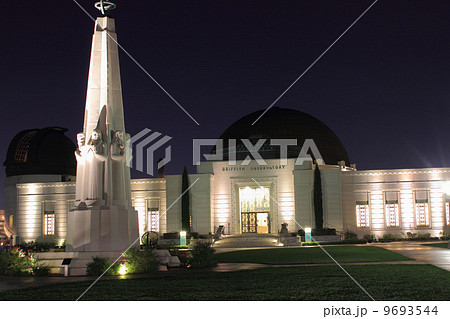 夜のグリフィス天文台 9693544