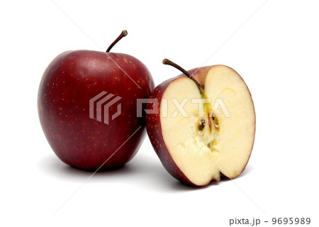 Two red ripe apples Two red ripe apples 9695989