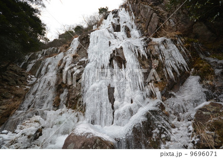 氷瀑 9696071