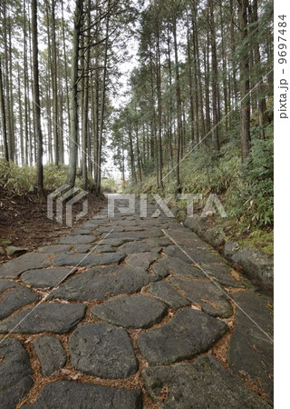 旧中山道・十曲峠（落合の石畳） 9697484