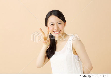 女性・ベージュ 9698472