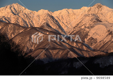 朝焼けの北アルプス 9698589
