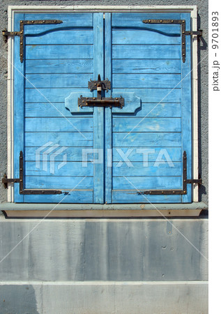 bolted shut door - Locked 9701893