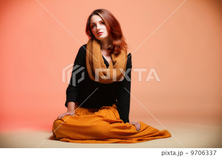 Autumn woman girl glamour eye-lashes red apple 9706337