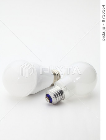 ＬＥＤ電球と白熱電球 9710164
