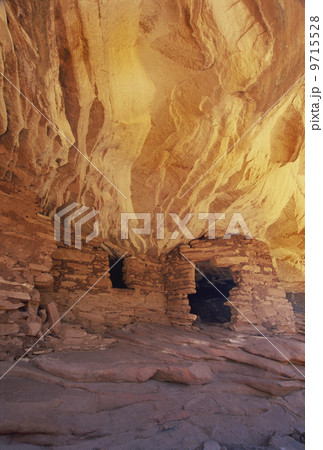 The House On fire ruins at Cedar Mesa, is a natural landmark, a cliff mesa rock formation with a spectacular natural pattern on the rock.  9715528