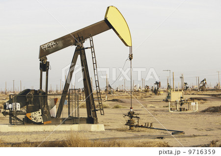 Oil rigs in the Midway-Sunset oil fields, the largest in California. 9716359
