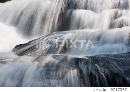 Waterfall, Grandfather Mountain State Park, North Carolina, USA 9717577