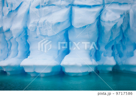 Iceberg, Antarctica 9717586