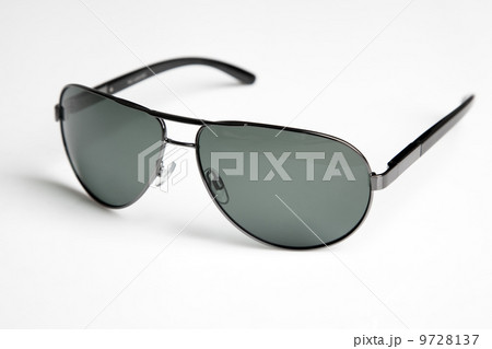 Sunglasses close-up photo 9728137