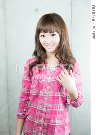 若い女性 若い女性 9728892