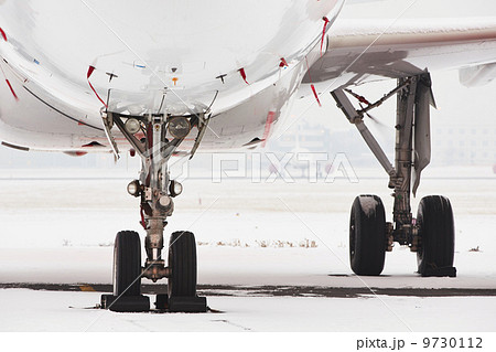 Snow at the airport 9730112