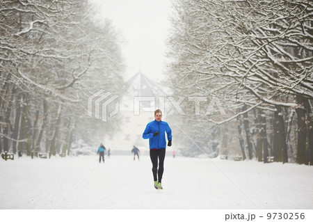 Winter jogging 9730256
