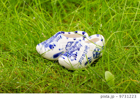 Pair of small porcelain clogs from Holland 9731223