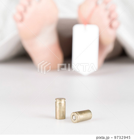 Dead body with toe tag 9732945