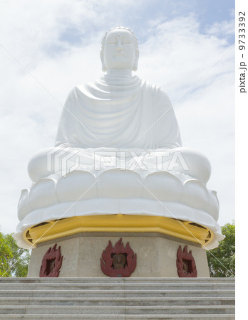 Buddha, landmark on Nha Trang, Vietnam 9733392