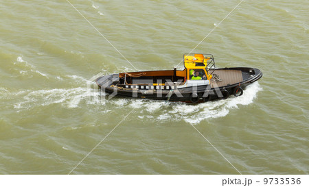 Small motorboat 9733536