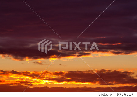 Dramatic fire sunset Dramatic fire sunset 9736317